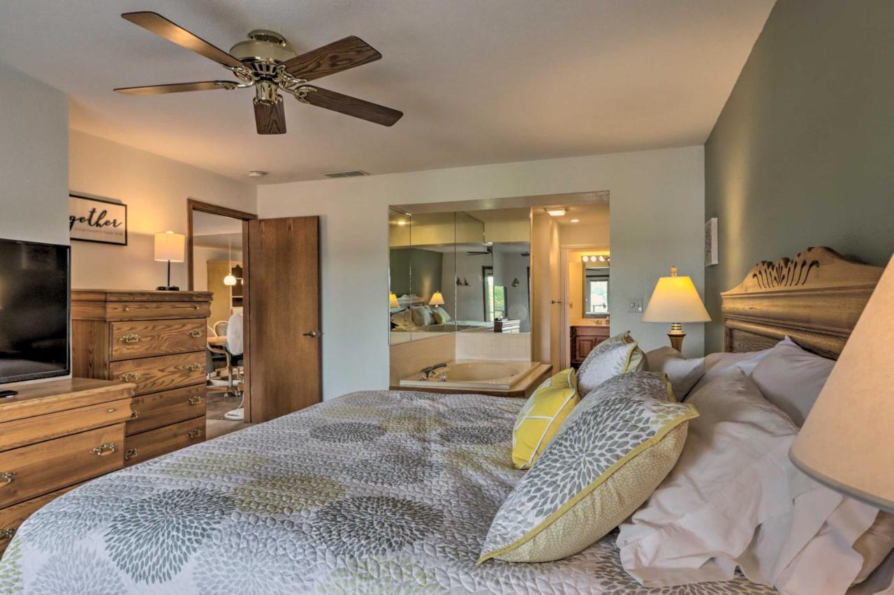 Lakefront Osage Beach Condo With Balcony And Views! Exterior photo